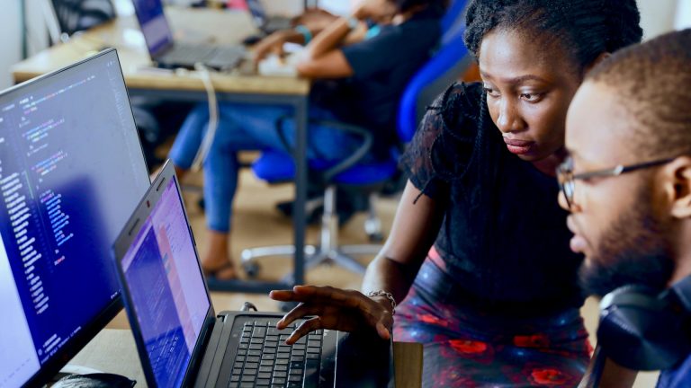 Pourquoi choisir une école d'informatique après le bac ?